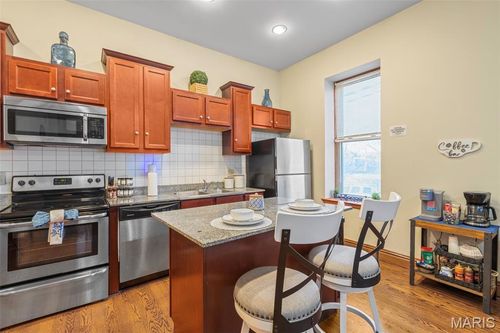 3868 Shaw Blvd, Saint Louis, MO, 63110-3741 | Card Image