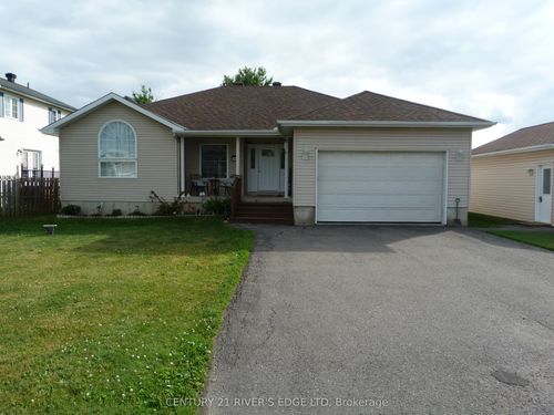 40 Lori Lane, North Dundas, ON, K0C1H0 | Card Image