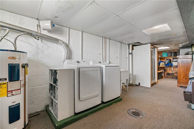 160 Sonnie Dr, House other with 3 bedrooms, 2 bathrooms and 6 parking in Crabtree PA | Image 25
