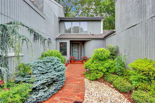 28 Timberline Cir, Port Jefferson, NY, 11777-1440 | Card Image