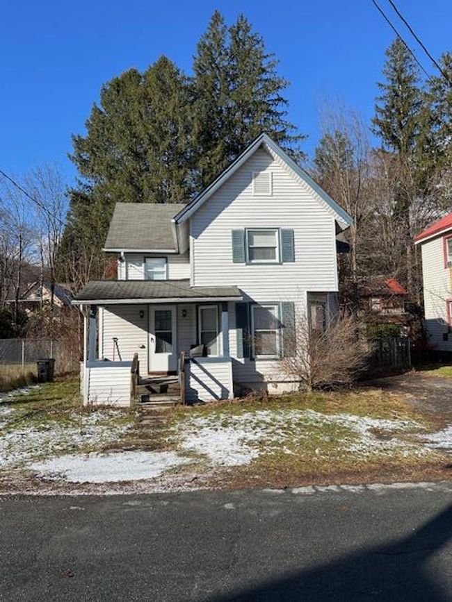 Front facade featuring a porch | Image 19