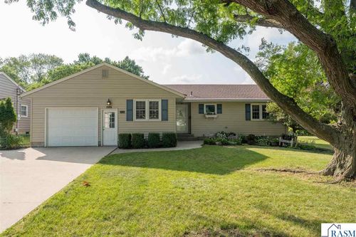 214 Clover Ln, Mankato, MN, 56001-5064 | Card Image