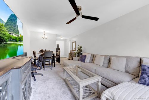 3h-3 Birchwood Ct, Mineola, NY, 11501-4510 | Card Image