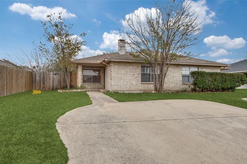 9690 Windy Ridge Rd, Frisco, TX, 75033-2560 | Card Image