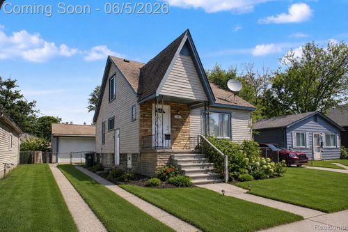 1301 E Muir Ave, Hazel Park, MI, 48030-2673 | Card Image