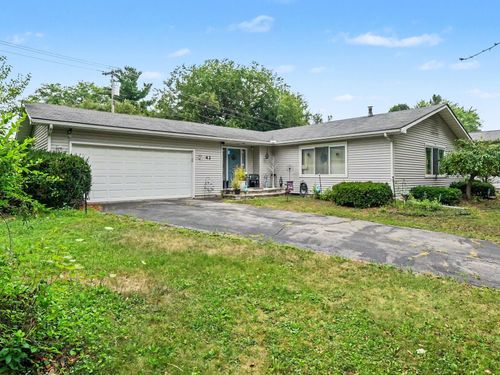 43 Butternut Ct, Chelsea, MI, 48118-9418 | Card Image