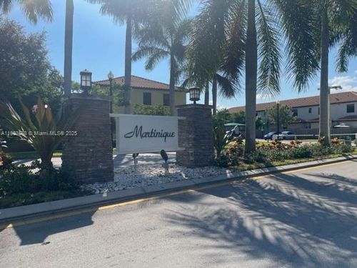 648-648 Se 32nd Ave, Homestead, FL, 33033-7247 | Card Image