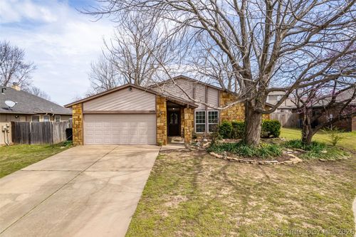 3901 S Walnut Ave, Broken Arrow, OK, 74011-1635 | Card Image