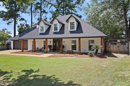 430 Bay Pointe Cir, Brandon, MS, 39047-8553 | Card Image