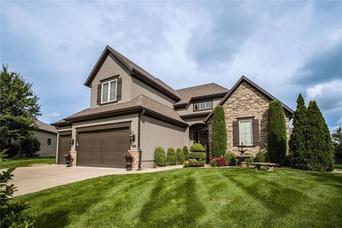 17224 Haskins St, Overland Park, KS, 66221-7141 | Card Image