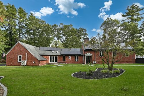 105 Georgetown Rd, Boxford, MA, 01921-2111 | Card Image