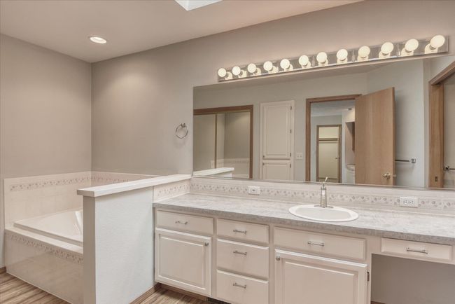 3023 S Winthrop Ln, Condo with 2 bedrooms, 3 bathrooms and null parking in Spokane WA | Image 36