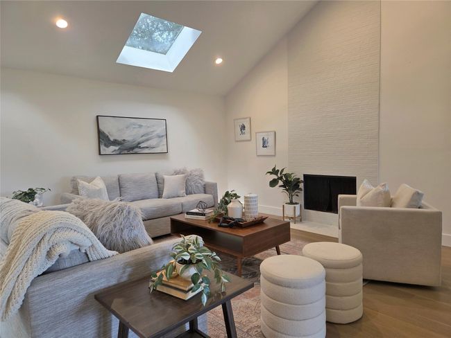 233 Woodcrest Dr, House other with 3 bedrooms, 3 bathrooms and null parking in Richardson TX | Image 5