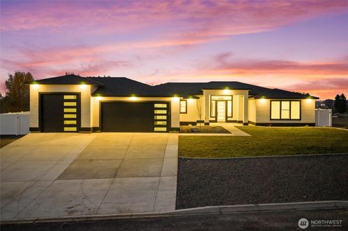 7838 Blue Jay Dr Ne, Moses Lake, WA, 98837-9637 | Card Image