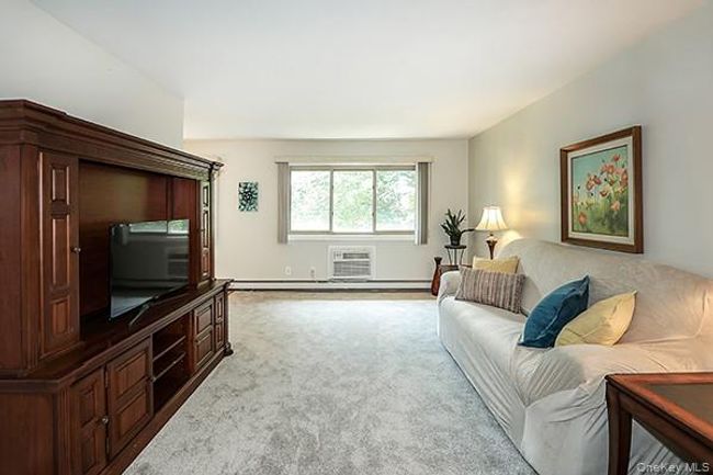 Spacious, open floor plan | Image 8