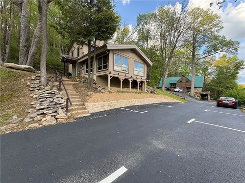 2226 County Line Rd, Champion, PA, 15622-3086 | Card Image