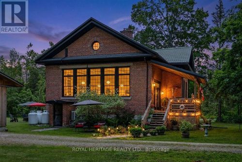 210 Cosh'S Rd, Bobcaygeon, ON, K0M1A0 | Card Image