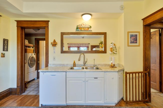 E7695B Highway 23/33, House other with 5 bedrooms, 2 bathrooms and null parking in EXCELSIOR WI | Image 11