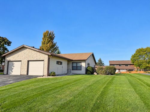 10328 W Parkwood Dr, Franklin, WI, 53132 | Card Image