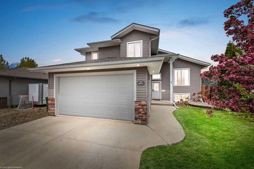 6812 39 A Street, Lloydminster, AB, T9V3G8 | Card Image