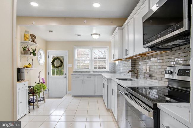 8231 Mount Vernon Hwy, House other with 6 bedrooms, 4 bathrooms and null parking in ALEXANDRIA VA | Image 9