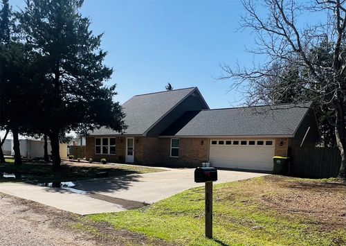 104 Cedar Creek Dr, Groesbeck, TX, 76642-1934 | Card Image