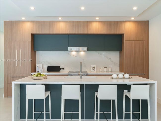 734 14 Th Ave, Townhouse with 4 bedrooms, 4 bathrooms and null parking in Fort Lauderdale FL | Image 6