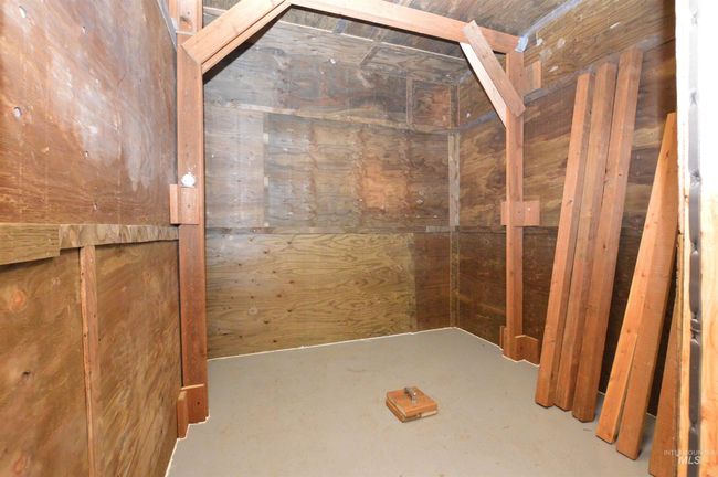 View of storage room | Image 33