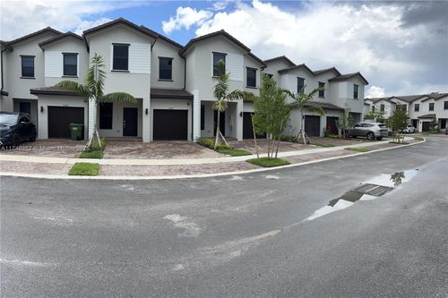 0-257 Sw 159th Ct, Pembroke Pines, FL, 33027-5061 | Card Image