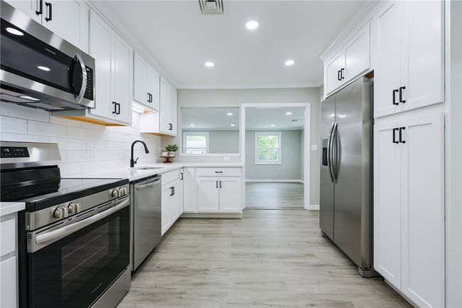 31 Forbes St, House other with 3 bedrooms, 1 bathrooms and 3 parking in Riverside RI | Image 12