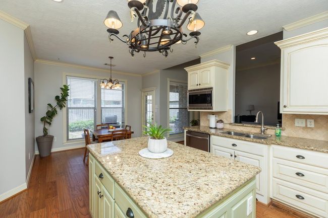7940 Laurelwood St, House other with 5 bedrooms, 4 bathrooms and null parking in Beaumont TX | Image 12