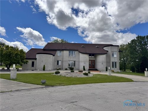 322 Dublin Ln, Bryan, OH, 43506-9135 | Card Image