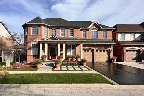 2225 Canonridge Cir, Oakville, ON, L6M4T8 | Card Image