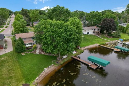 2001 Long Lake Rd, New Brighton, MN, 55112-5105 | Card Image