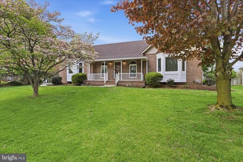 1813 Winston Dr, HAGERSTOWN, MD, 21740-6783 | Card Image