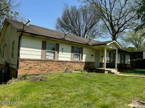 446 Bishop St, Dyersburg, TN, 38024-3237 | Card Image