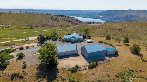 24 Cielo Cir, Brewster, WA, 98812-9561 | Card Image