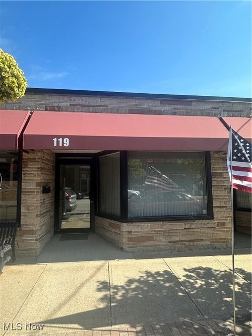 119 E Market St, Orrville, OH, 44667-1844 | Card Image