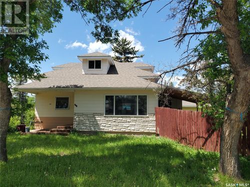 228 4th St E, Ponteix, SK, S0N0E1 | Card Image