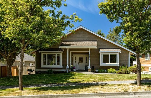 2806 Washington Boulevard, Anacortes, WA, 98221 | Card Image