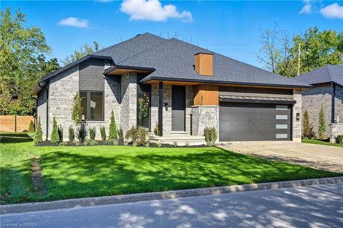 141 Parkside Dr, Brantford, ON, N3T0S9 | Card Image