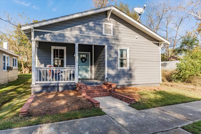 Front of home | Image 1