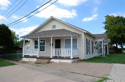 1951 Belmont Avenue, Home with 5 bedrooms, 3 bathrooms and null parking in Fort Worth TX | Image 1