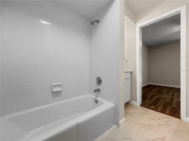 5136 Cedar Hammock Dr, House other with 2 bedrooms, 2 bathrooms and null parking in SARASOTA FL | Image 20
