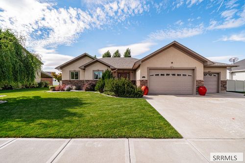 5119 Pevero Dr, Idaho Falls, ID, 83401-6165 | Card Image
