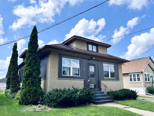 708 12th St, Peru, IL, 61354-1802 | Card Image
