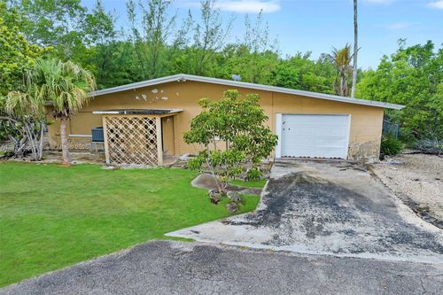 22 Atlantic Dr, Key Largo, FL, 33037-3212 | Card Image