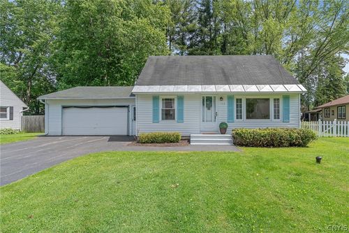 102 Juanita Dr, Liverpool, NY, 13090-3150 | Card Image