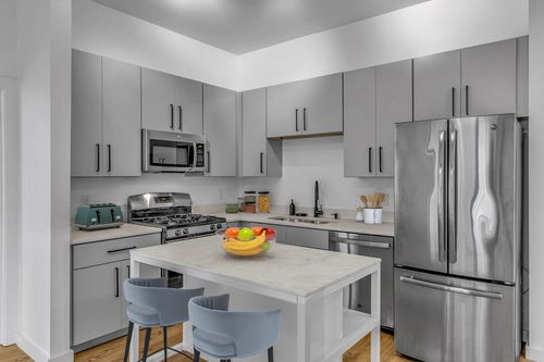apt-402-1002 Division St, Nashville, TN, 37203-5112 | Card Image