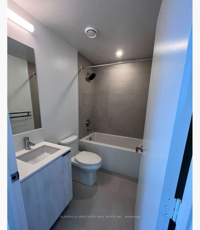 4912 - 7890 Jane St, Condo with 2 bedrooms, 2 bathrooms and null parking in Concord ON | Image 6